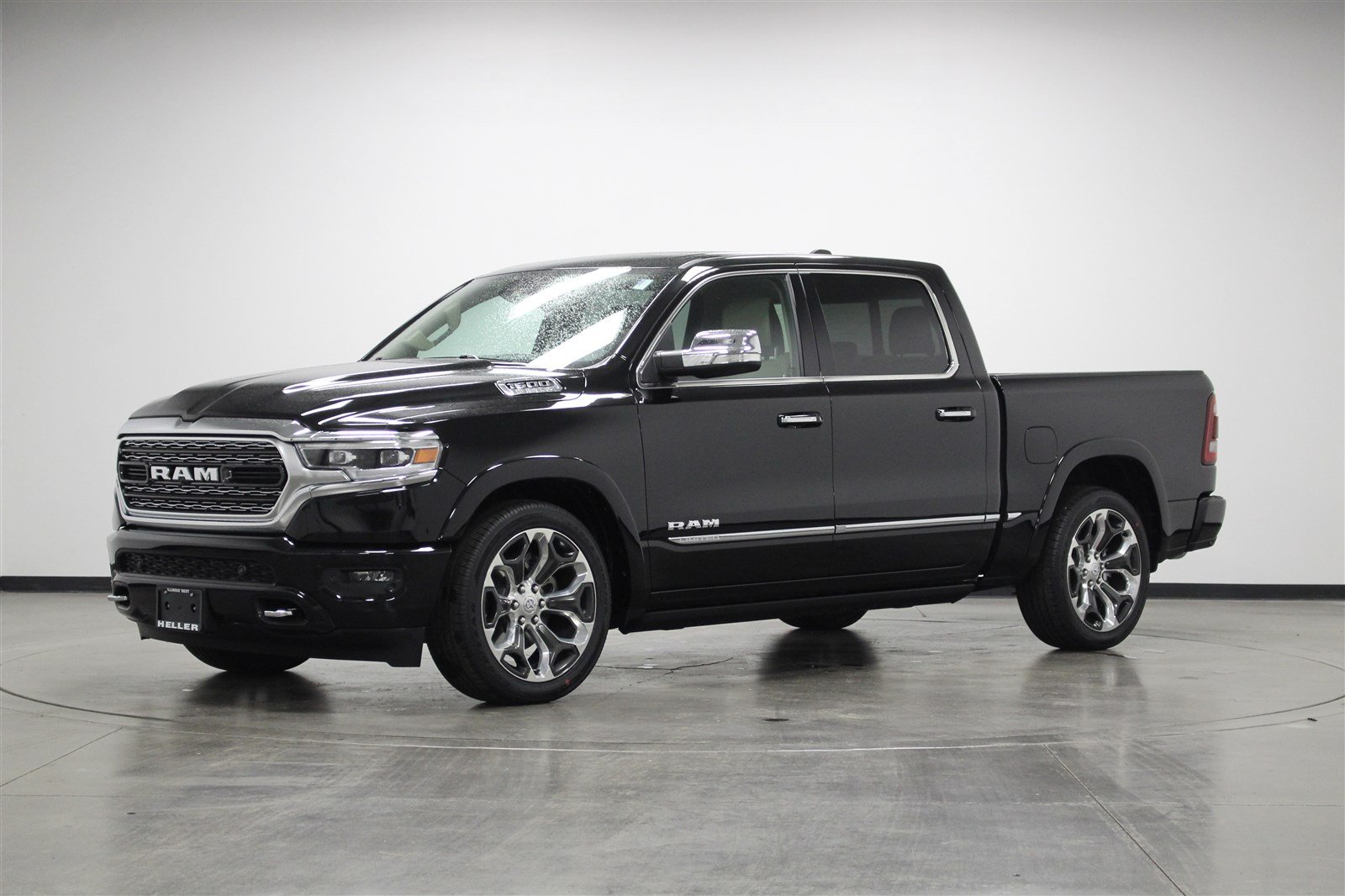 New 2019 Ram 1500 Limited Crew Cab Pickup In Pontiac D19064 Heller