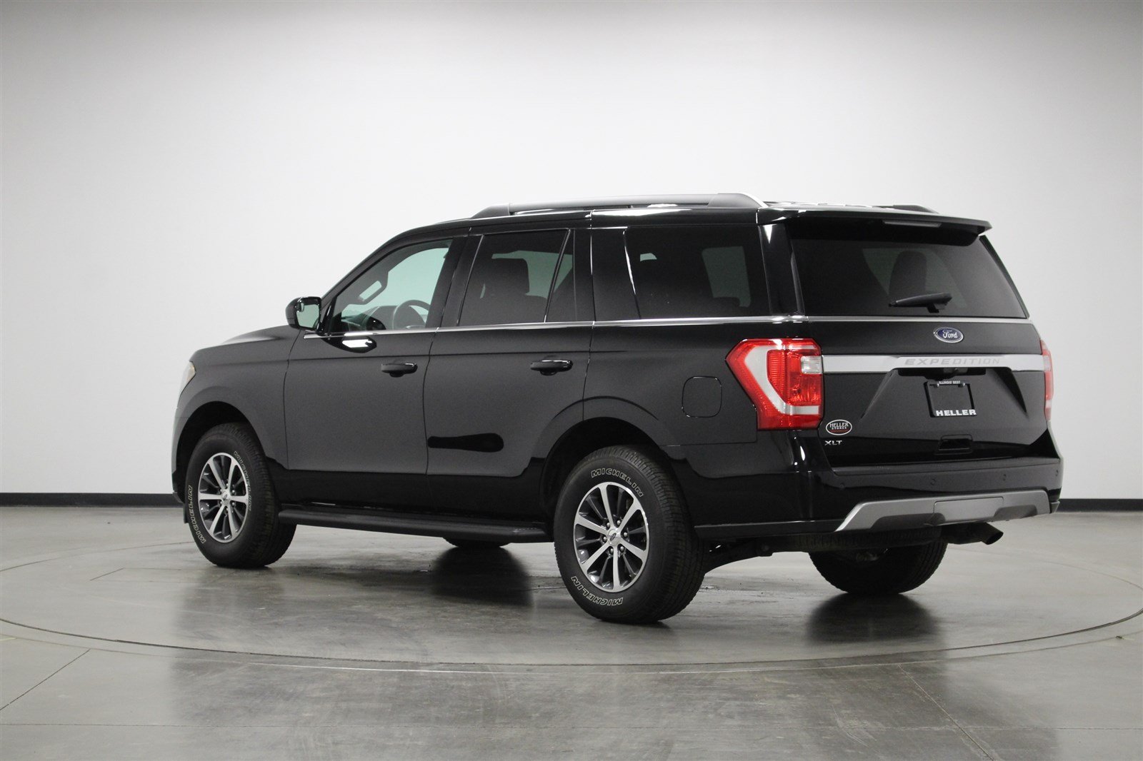 Pre-owned 2018 Ford Expedition Xlt Sport Utility In Pontiac #u6461 